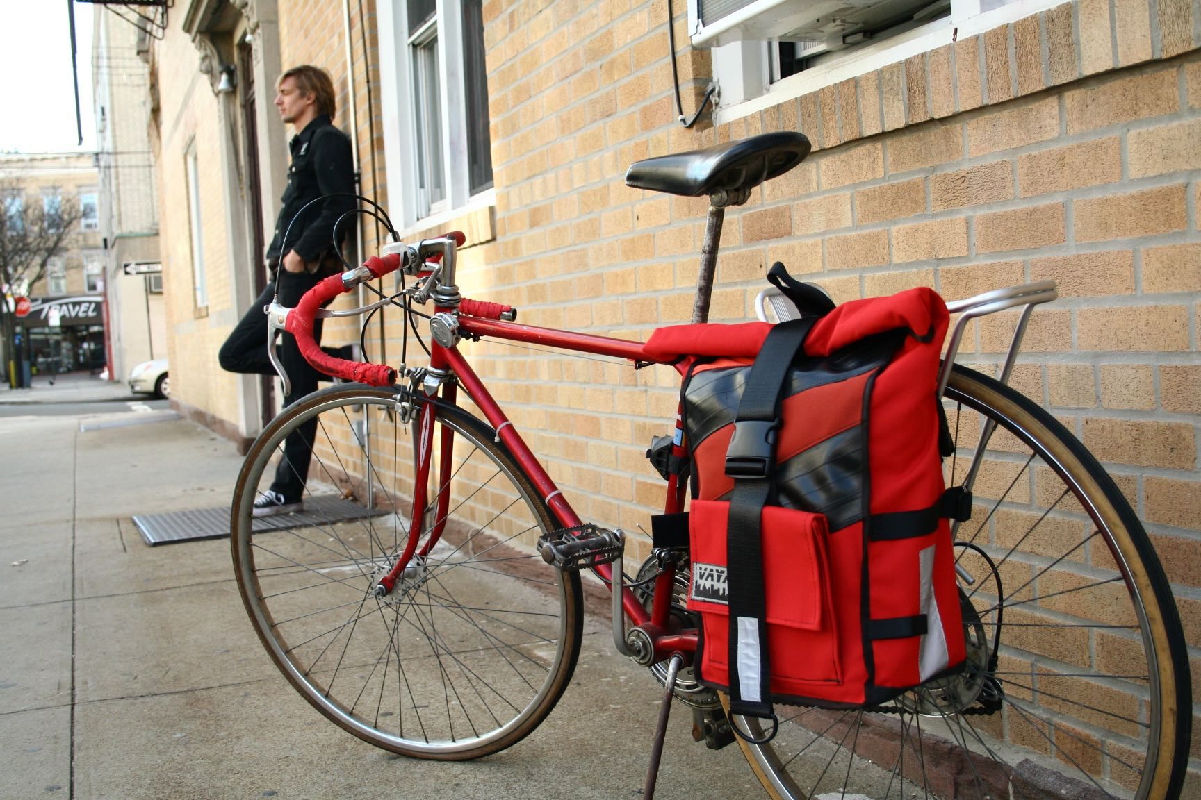 red_pannier_and_bike.jpg?v=