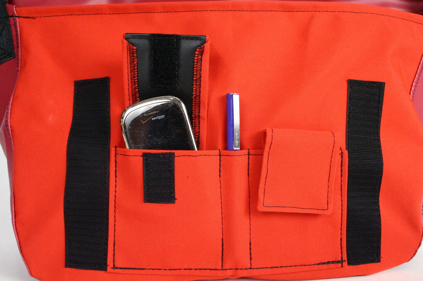 Medi Sunburst Messenger Bag in Shades of Red