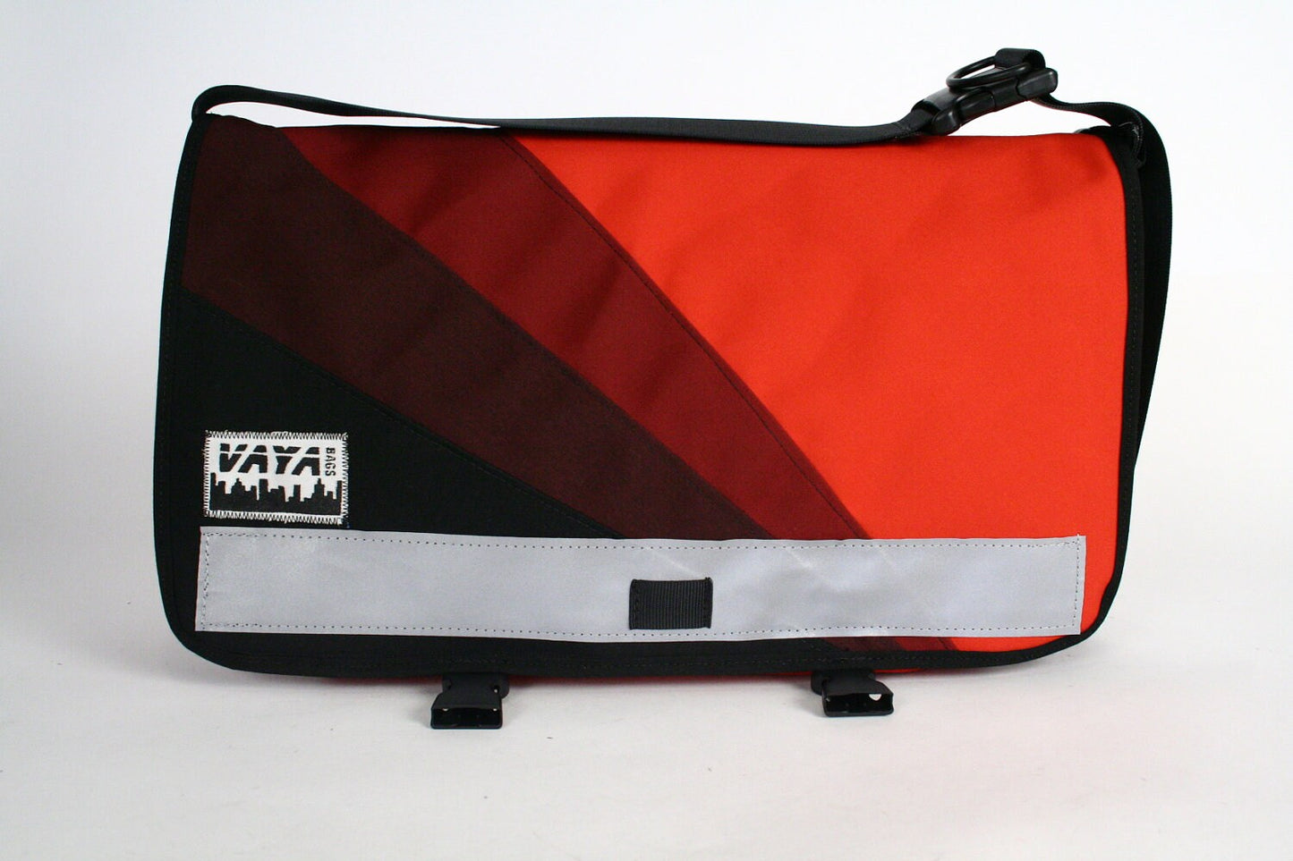 Medi Sunburst Messenger Bag in Shades of Red