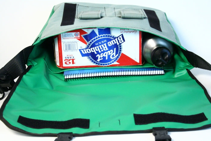 GO GREEN PETITE MESSENGER BAG