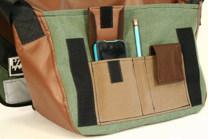 EARTH AND FIELD PETITE MESSENGER