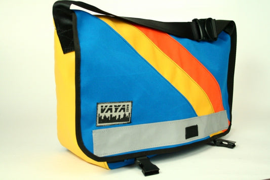 SUMMER SKY MESSENGER BAG