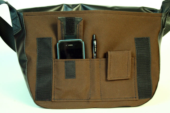 BROWN PETITE MESSENGER BAG