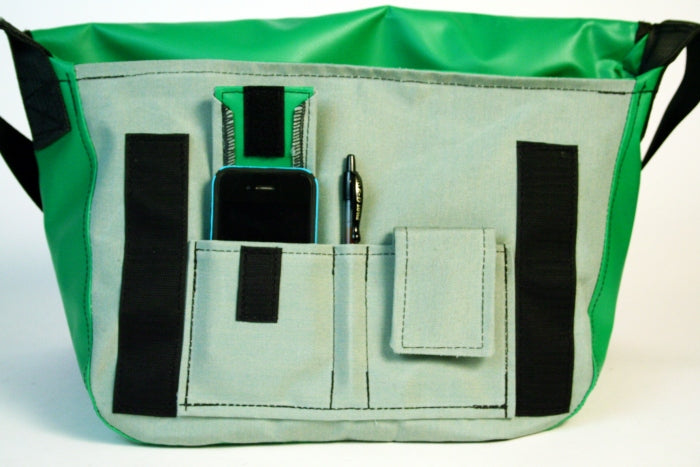 GO GREEN PETITE MESSENGER BAG