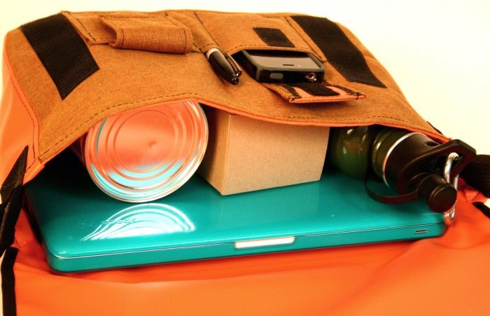 PUMPKIN SPICE PETITE MESSENGER